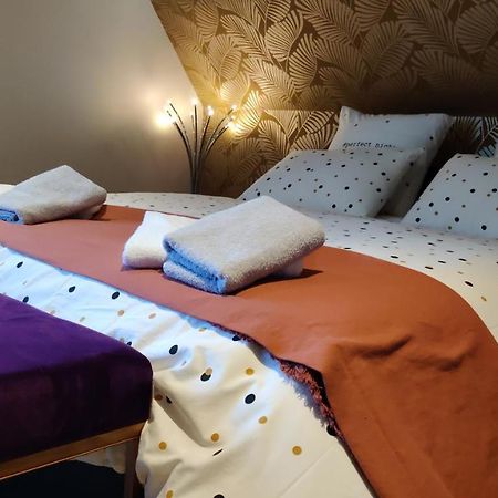 Les Coquelicots - Chambre Lea Houdan Bagian luar foto